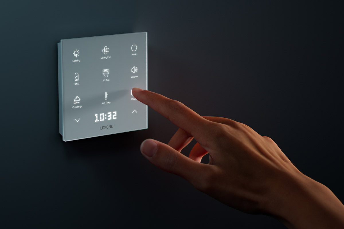 Loxone Touch Pure Flex 24V IP44 Air Signalweiß